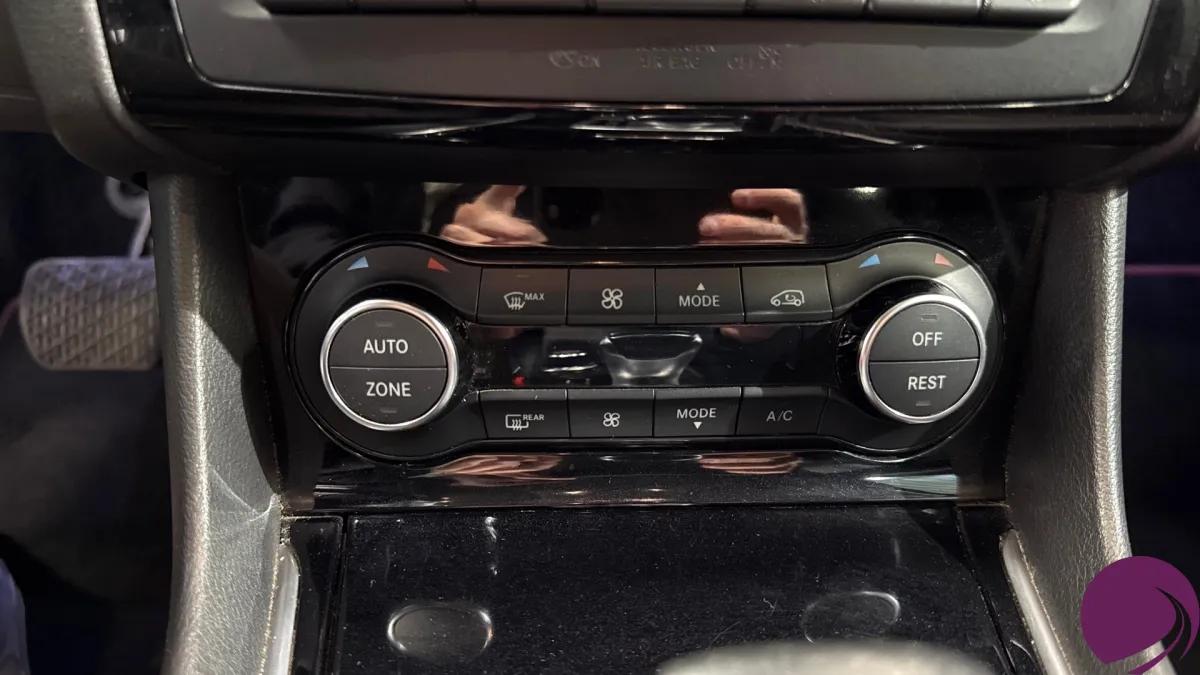 Infiniti Q30