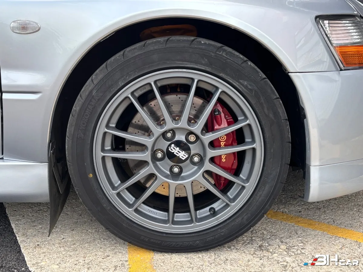 Mitsubishi Lancer - photo 12