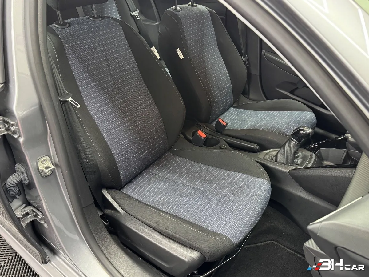 Peugeot 208 - photo 14