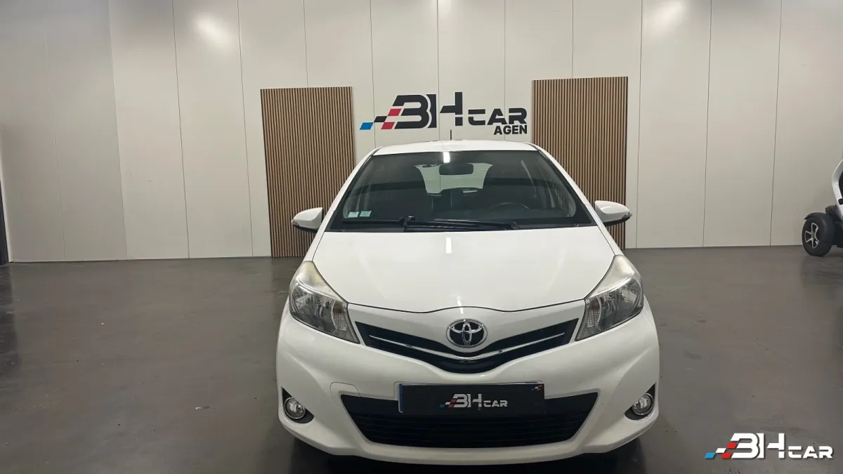 Toyota Yaris - photo 2