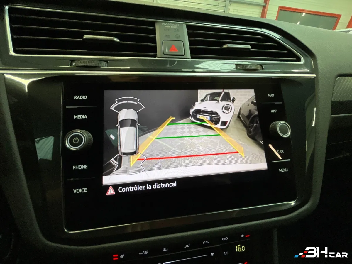 Volkswagen Tiguan - photo 12