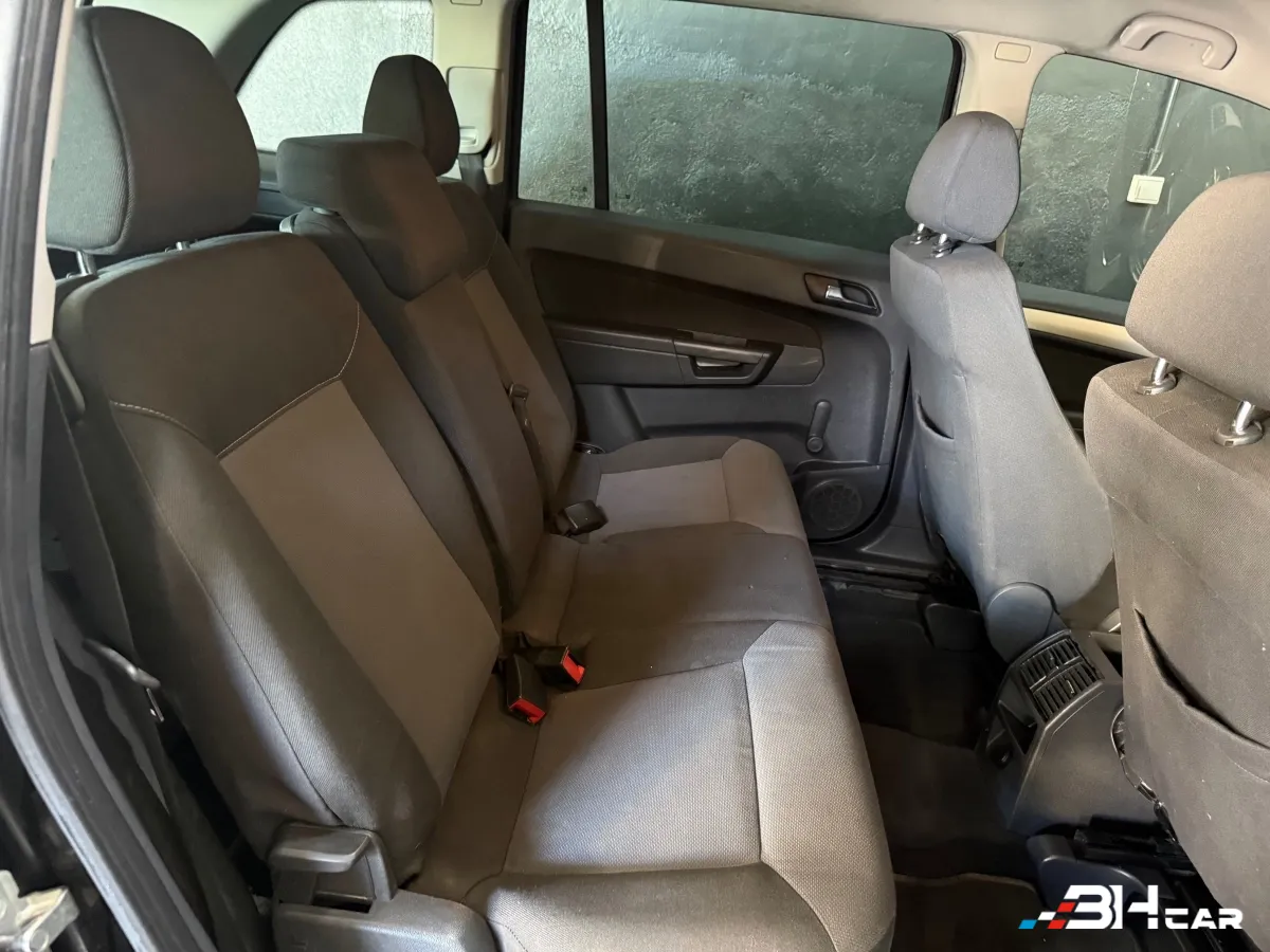 Opel Zafira - photo 16