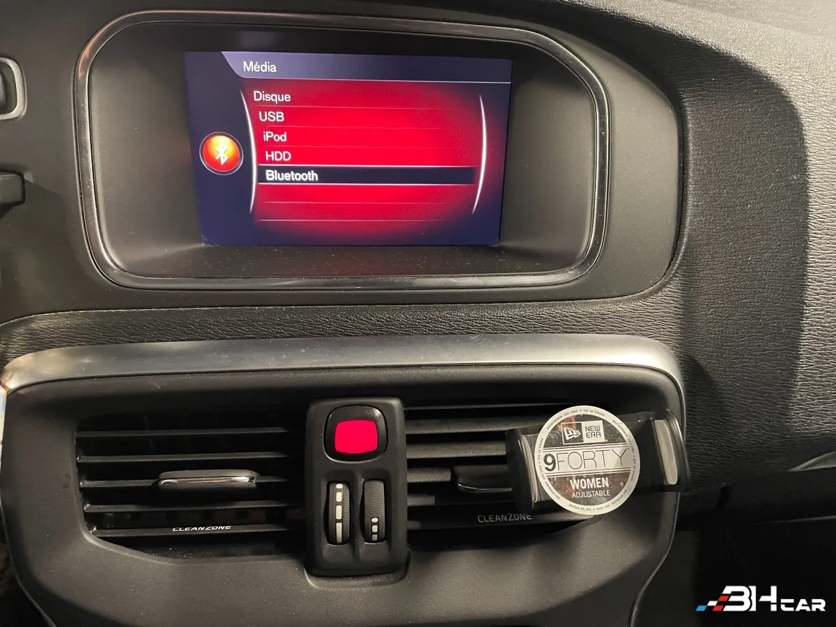 Volvo V40 - photo 19