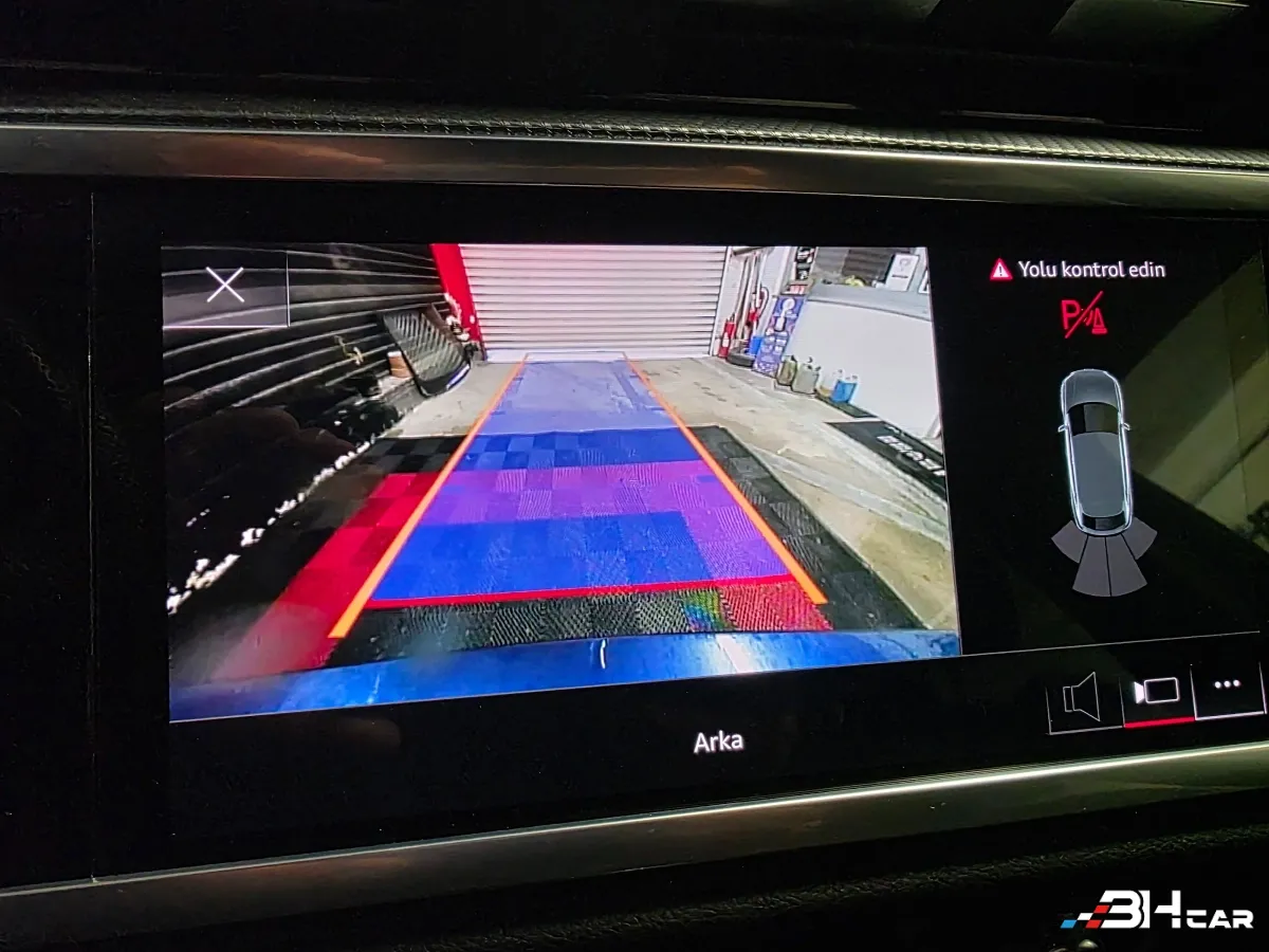 Audi Q3 - photo 14