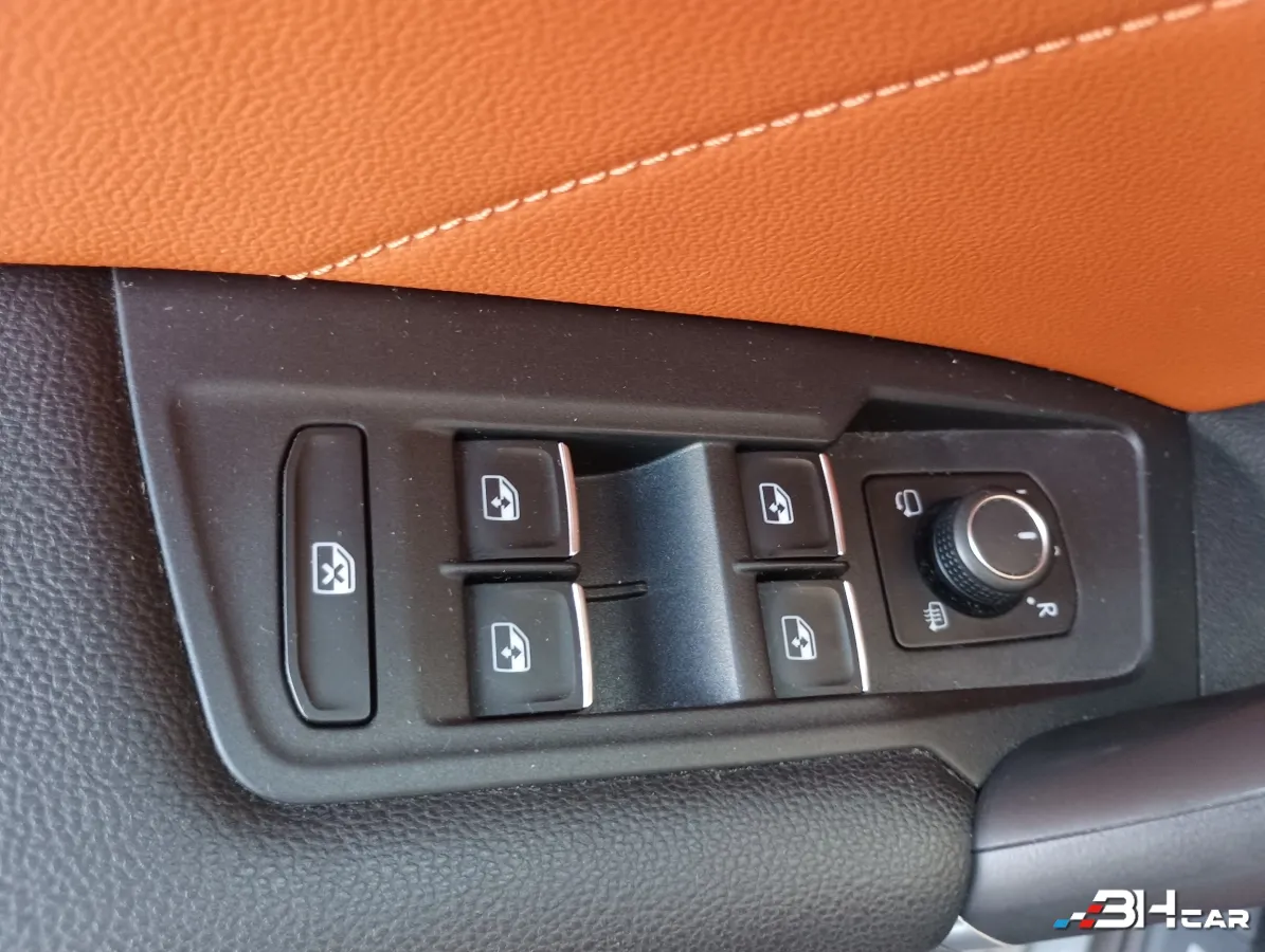 Volkswagen Tiguan - photo 26