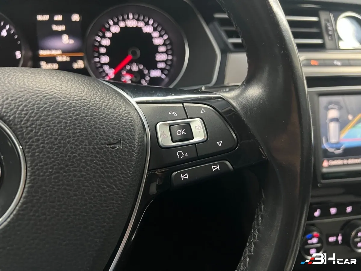 Volkswagen Passat - photo 35