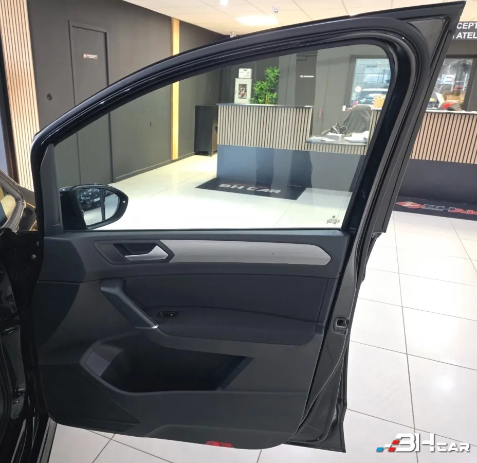 Volkswagen Touran - photo 26