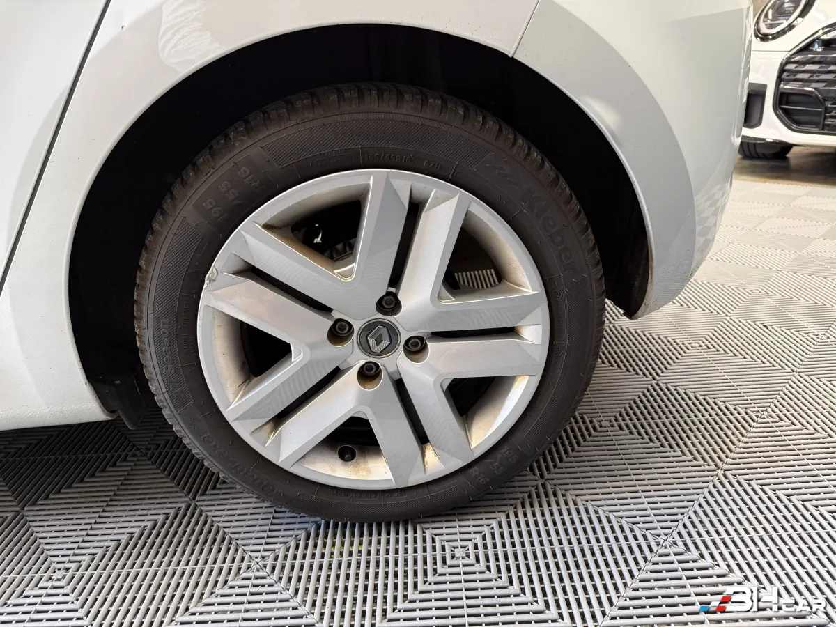 Renault Clio - photo 21