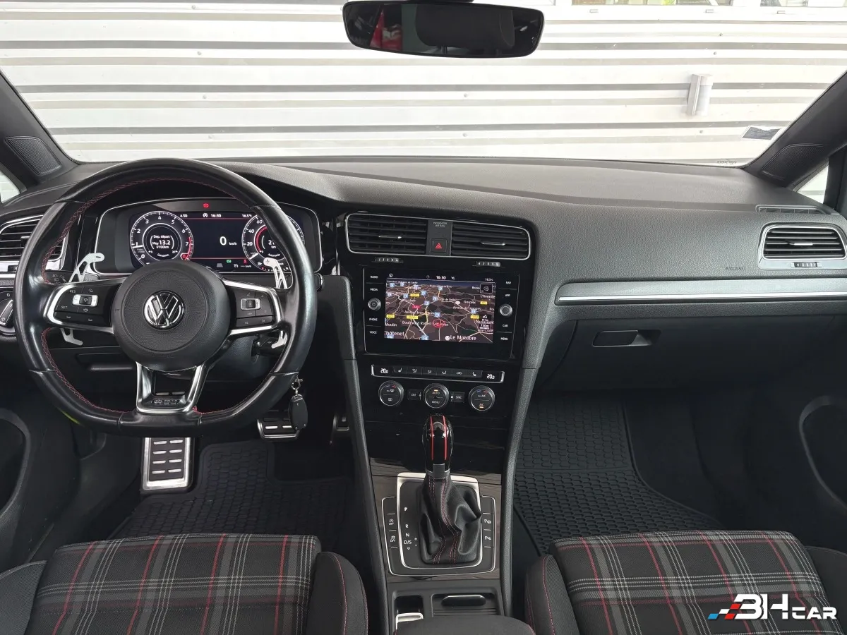 Volkswagen Golf - photo 12
