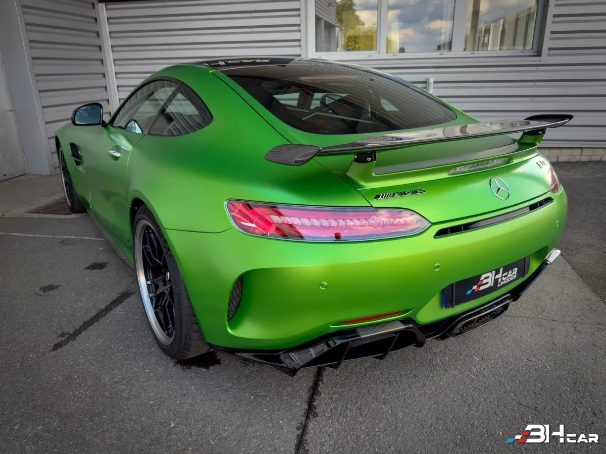 Mercedes AMG GT R - photo 16
