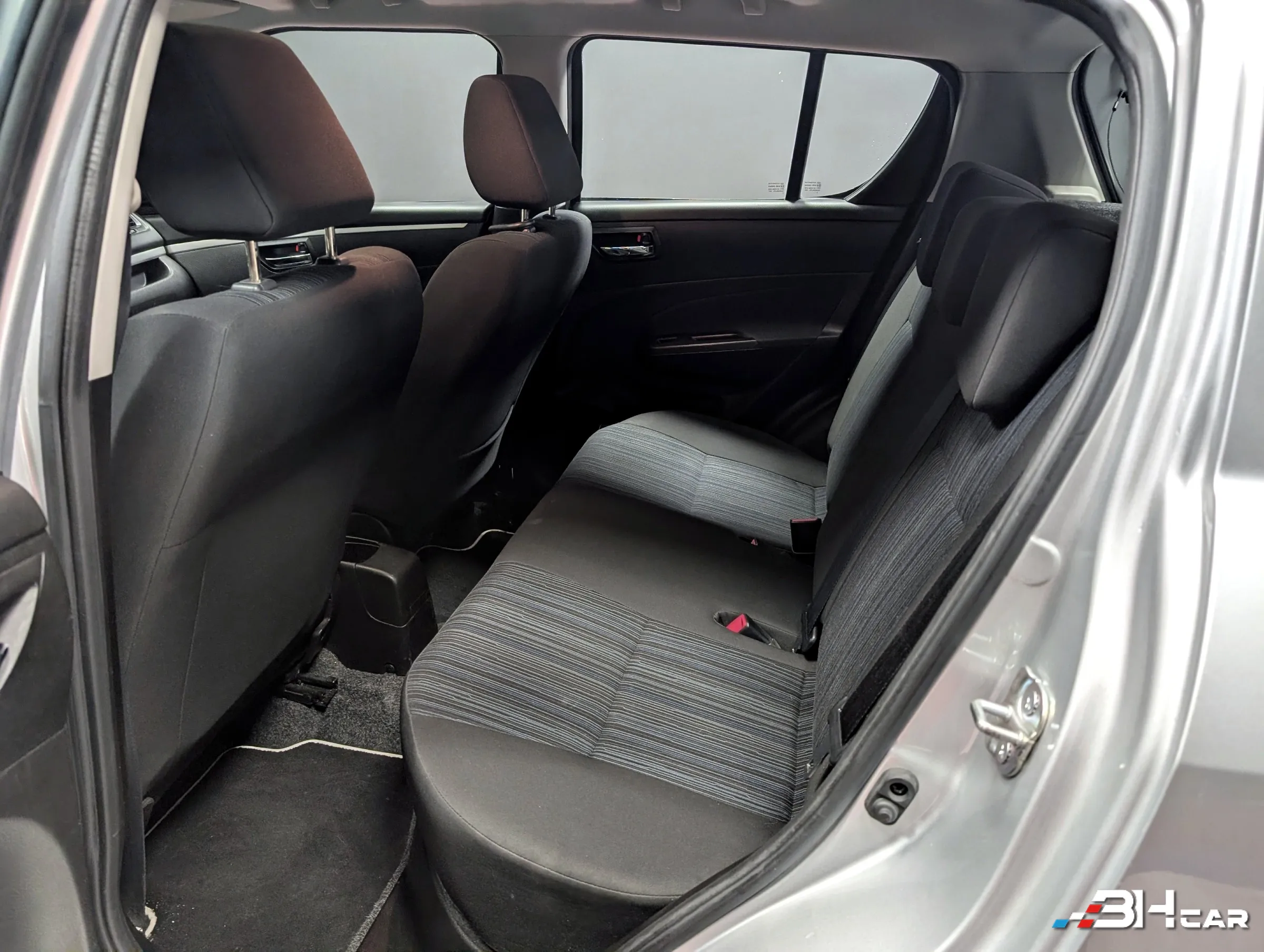 Suzuki Swift - photo 7