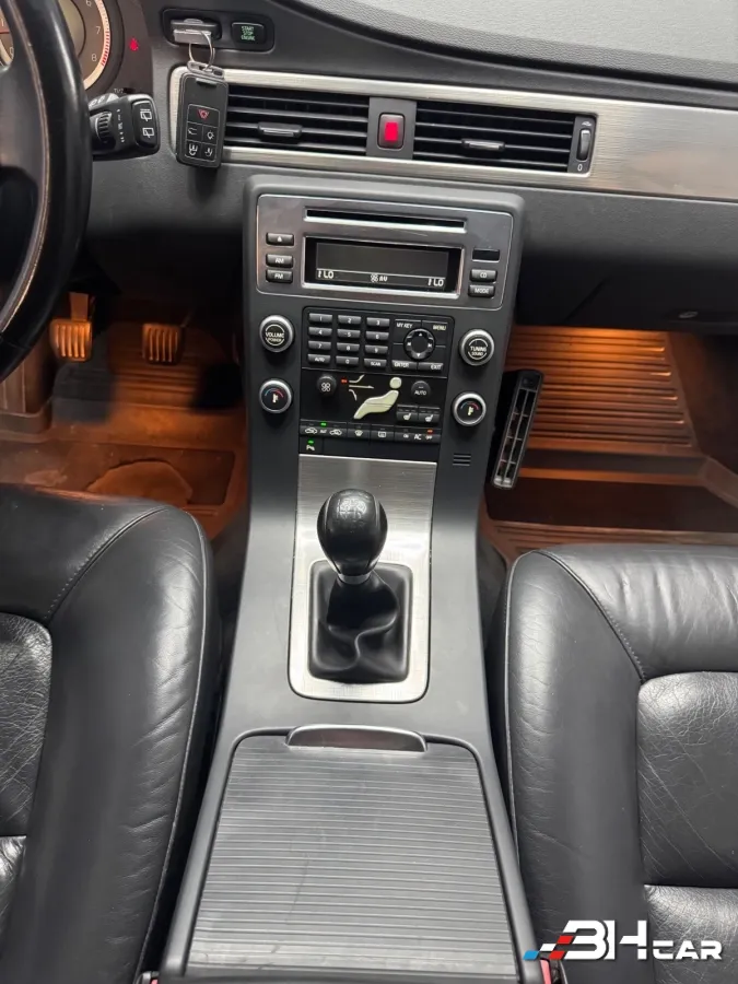 Volvo V70 - photo 22