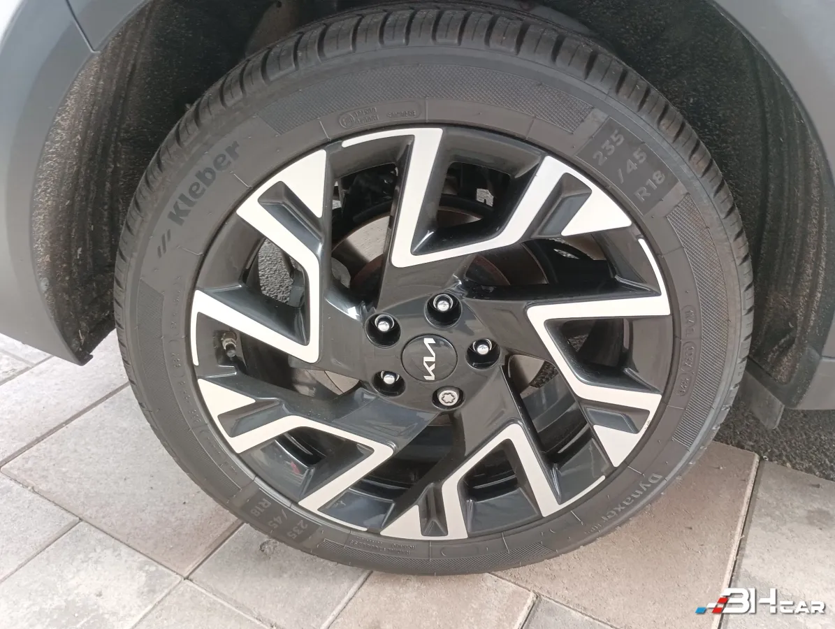 Kia Xceed - photo 12