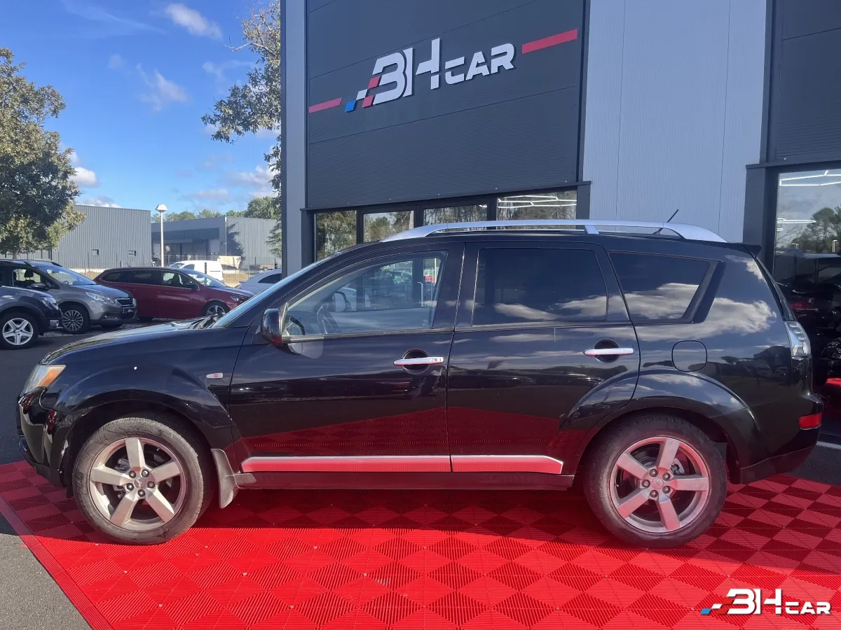 Mitsubishi Outlander - photo 3