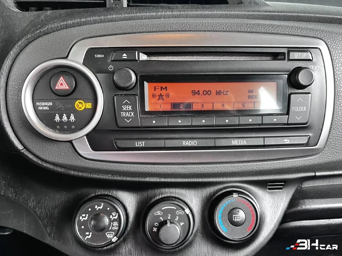Toyota Yaris - photo 13