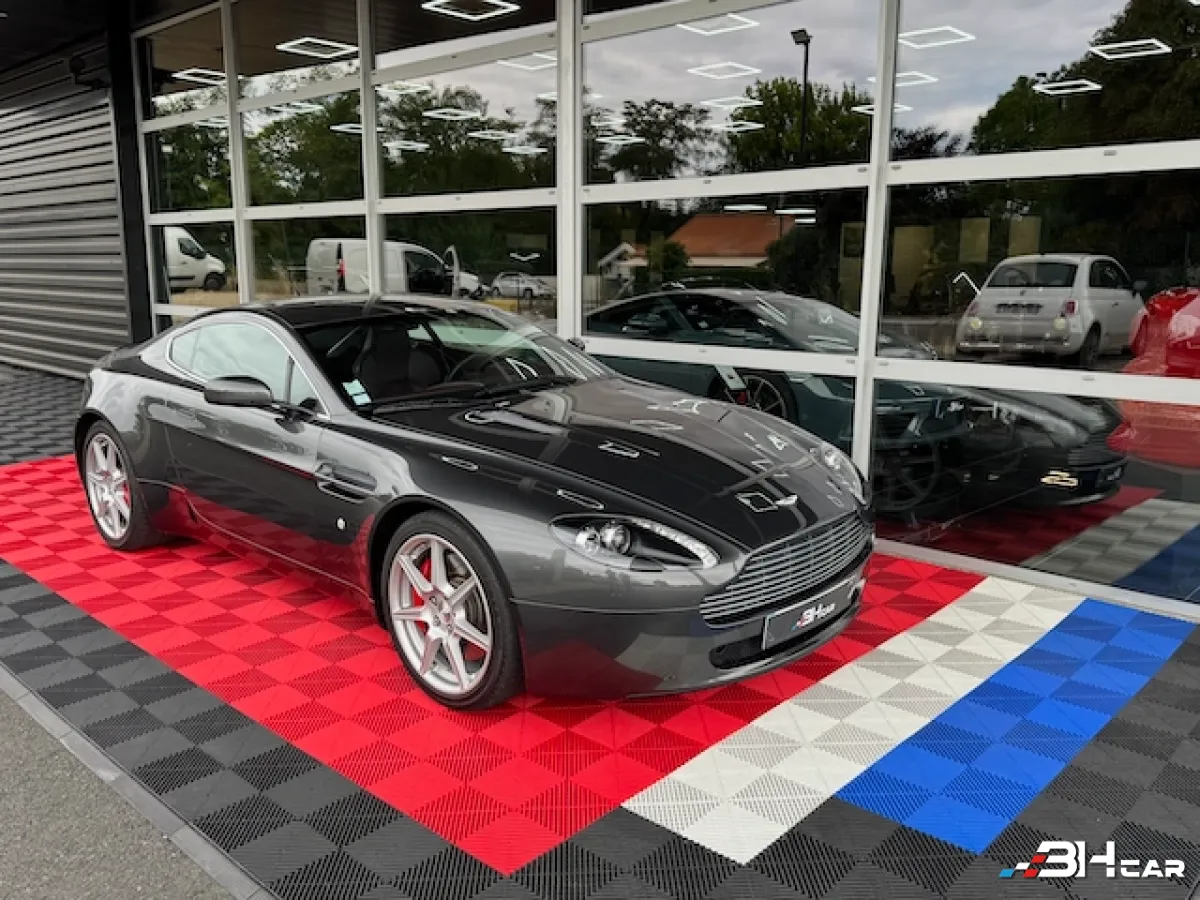 Aston Martin V8 Vantage