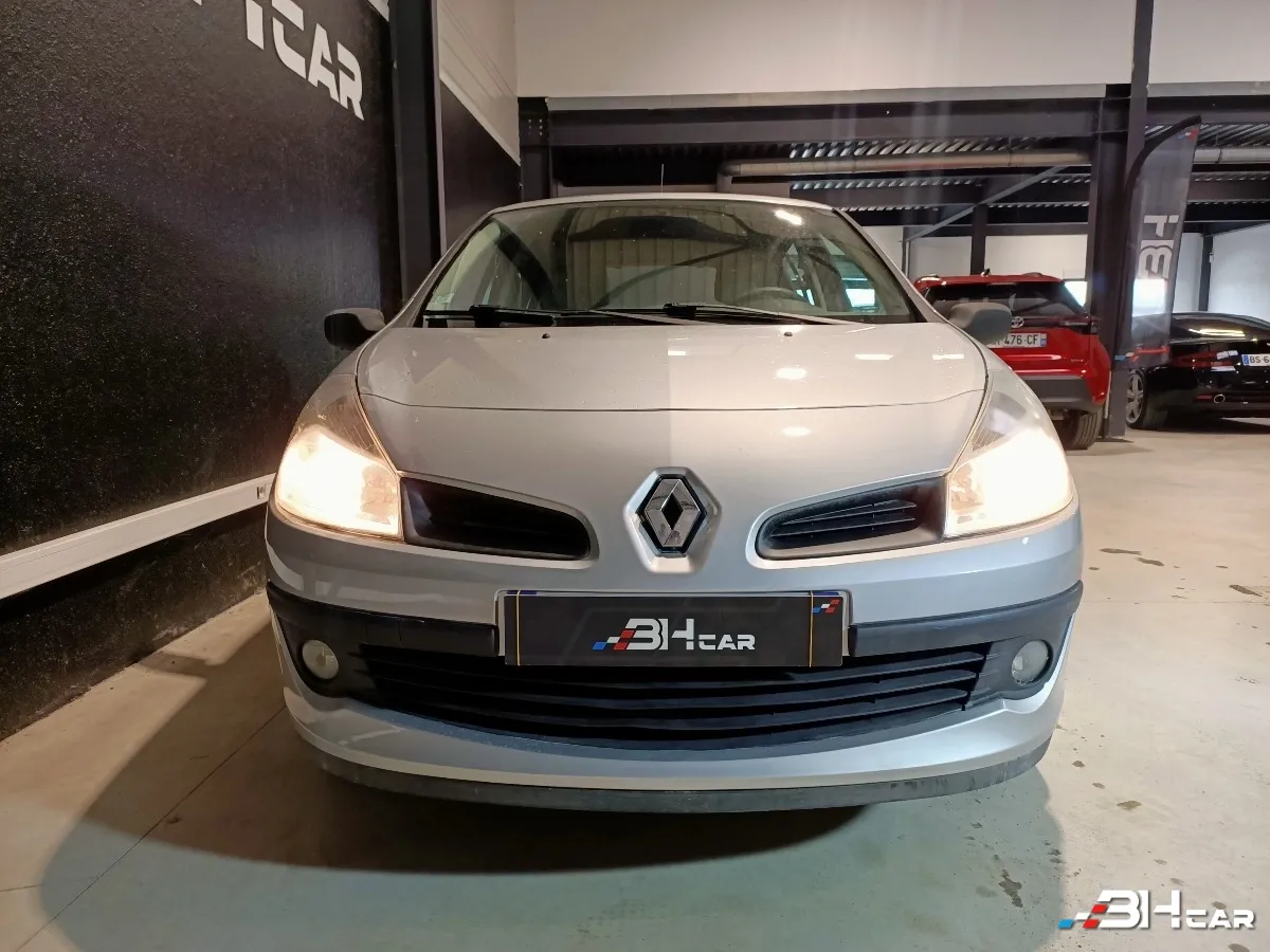 Renault Clio - photo 25