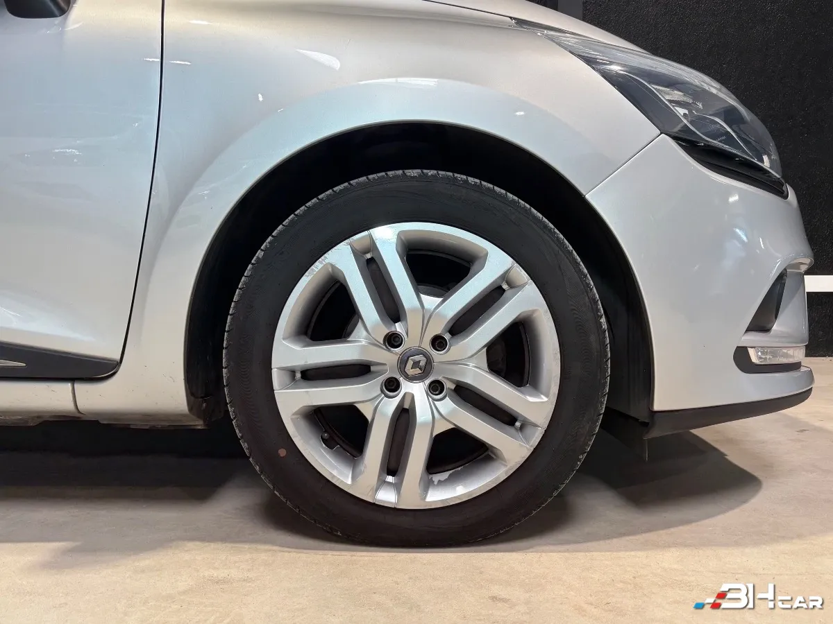 Renault Clio - photo 23