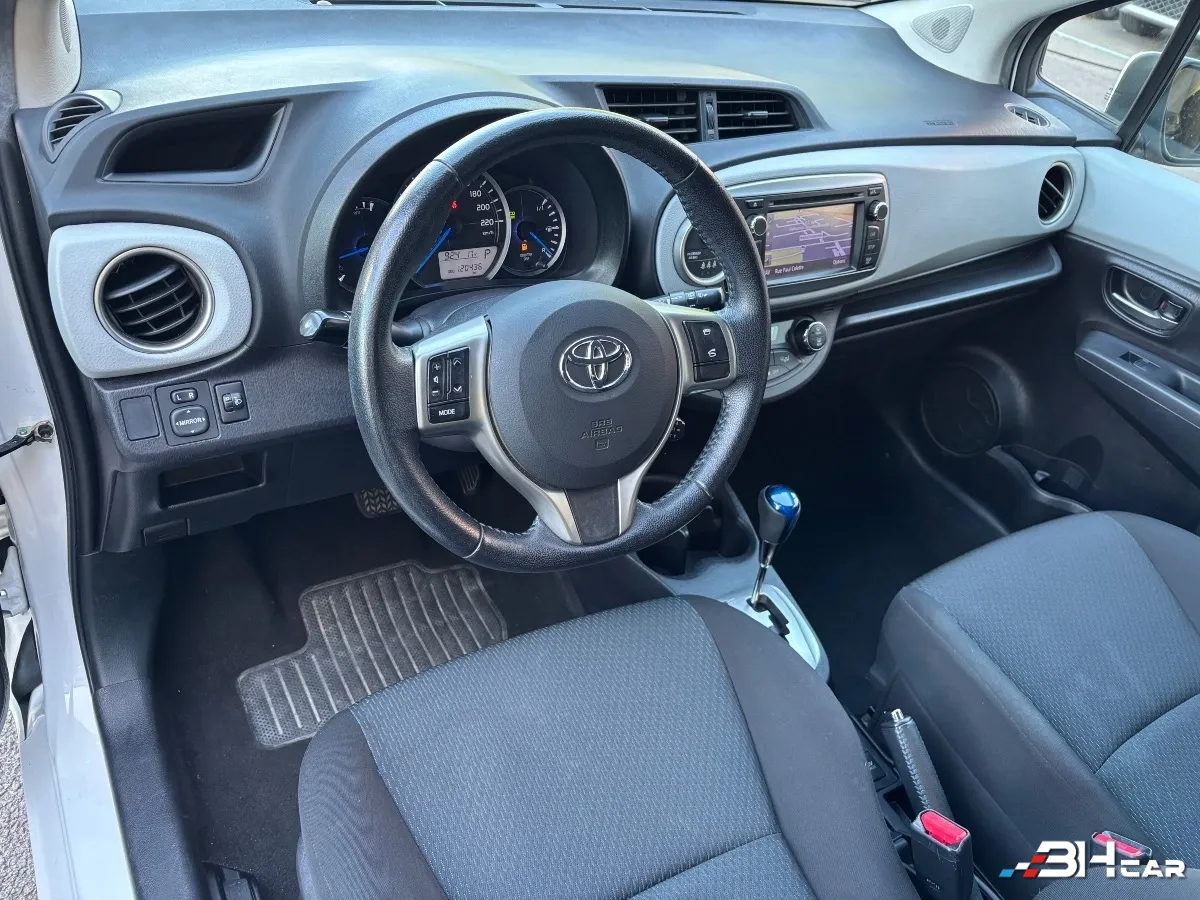 Toyota Yaris - photo 7