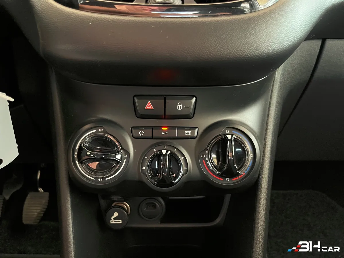 Peugeot 208 - photo 21