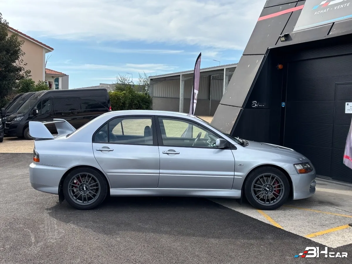 Mitsubishi Lancer - photo 8