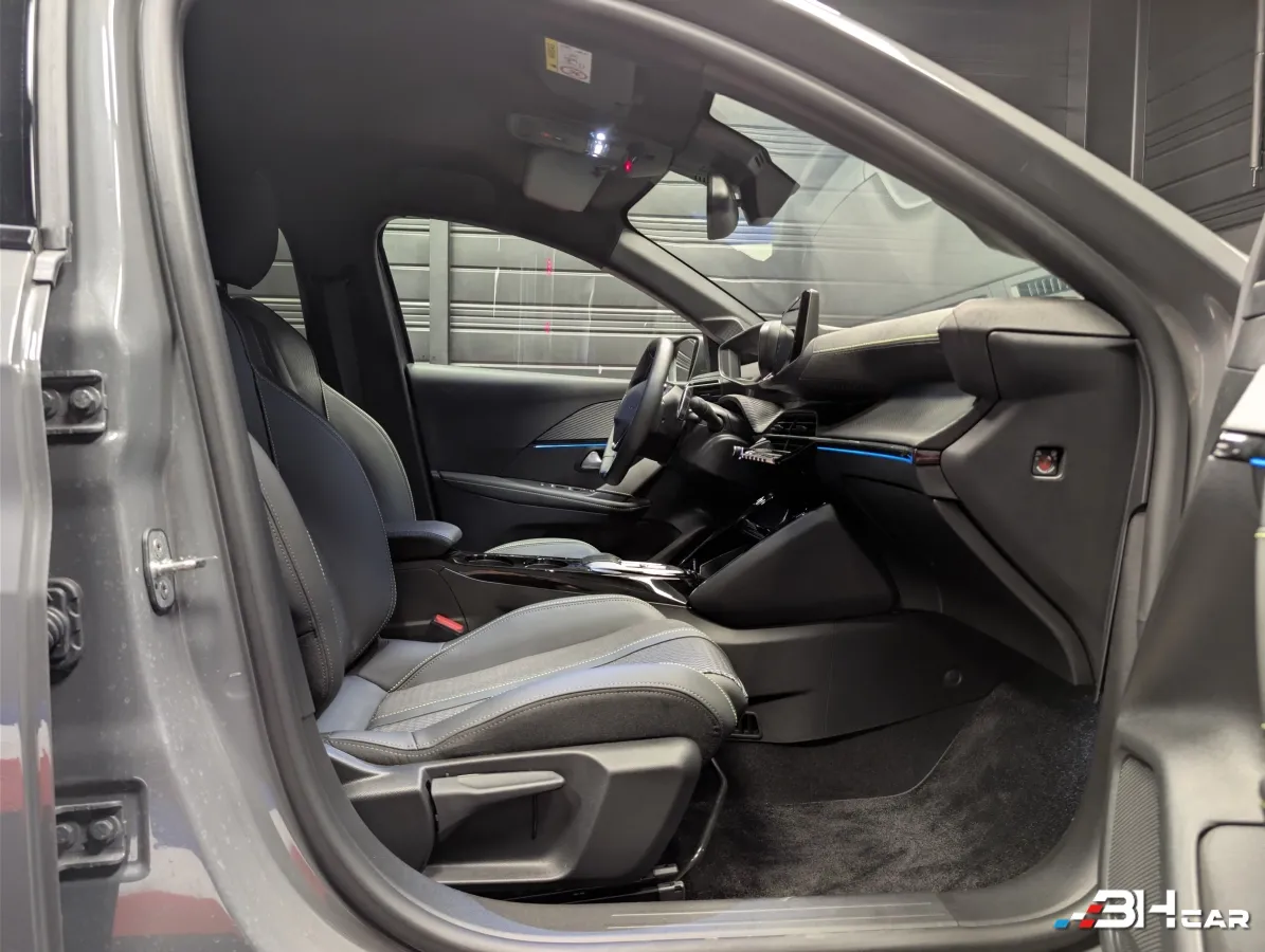 Peugeot 208 - photo 25