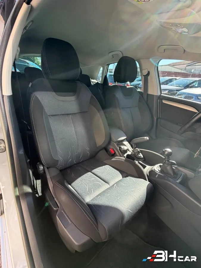 Citroen C4 - photo 14
