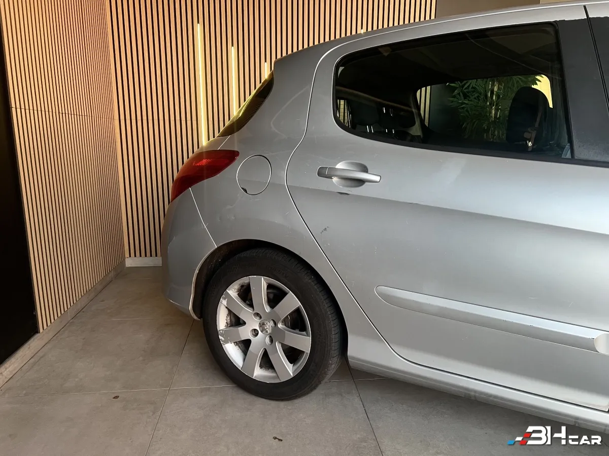 Peugeot 308 - photo 8