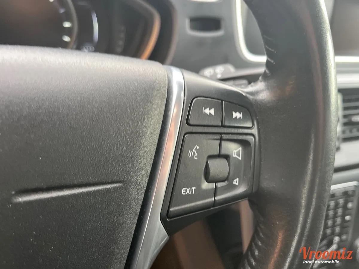 VOLVO V40 II D2 2.0 TDi Geartronic 120 CV Boîte automatique