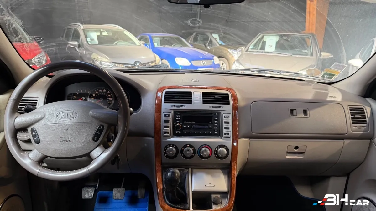 Kia Carnival - photo 23