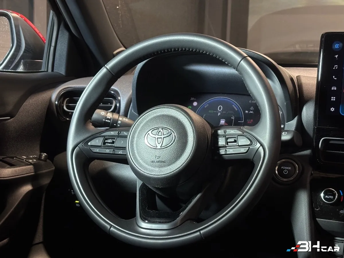 Toyota Yaris - photo 10