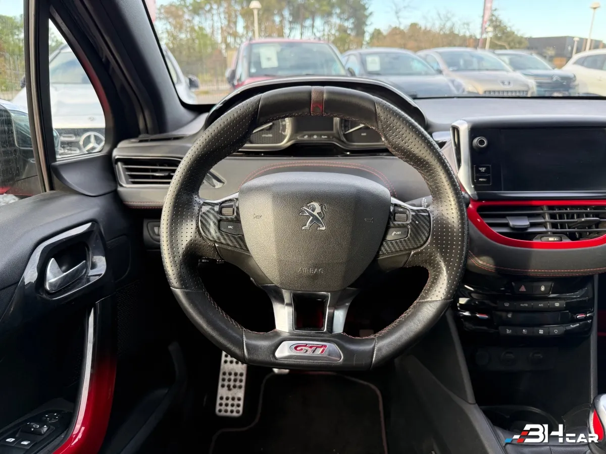 Peugeot 208 - photo 13
