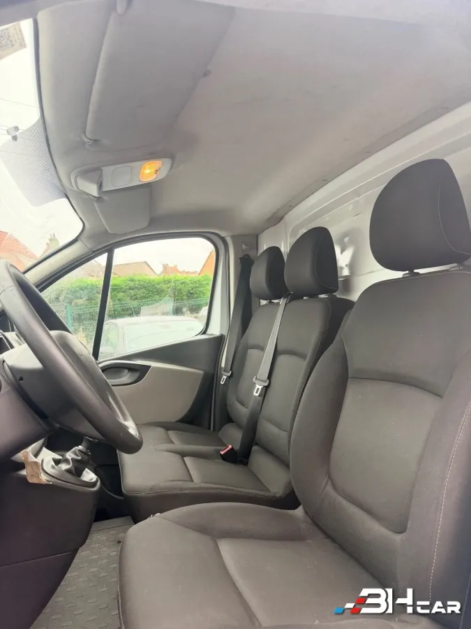 Renault Trafic Vu - photo 2
