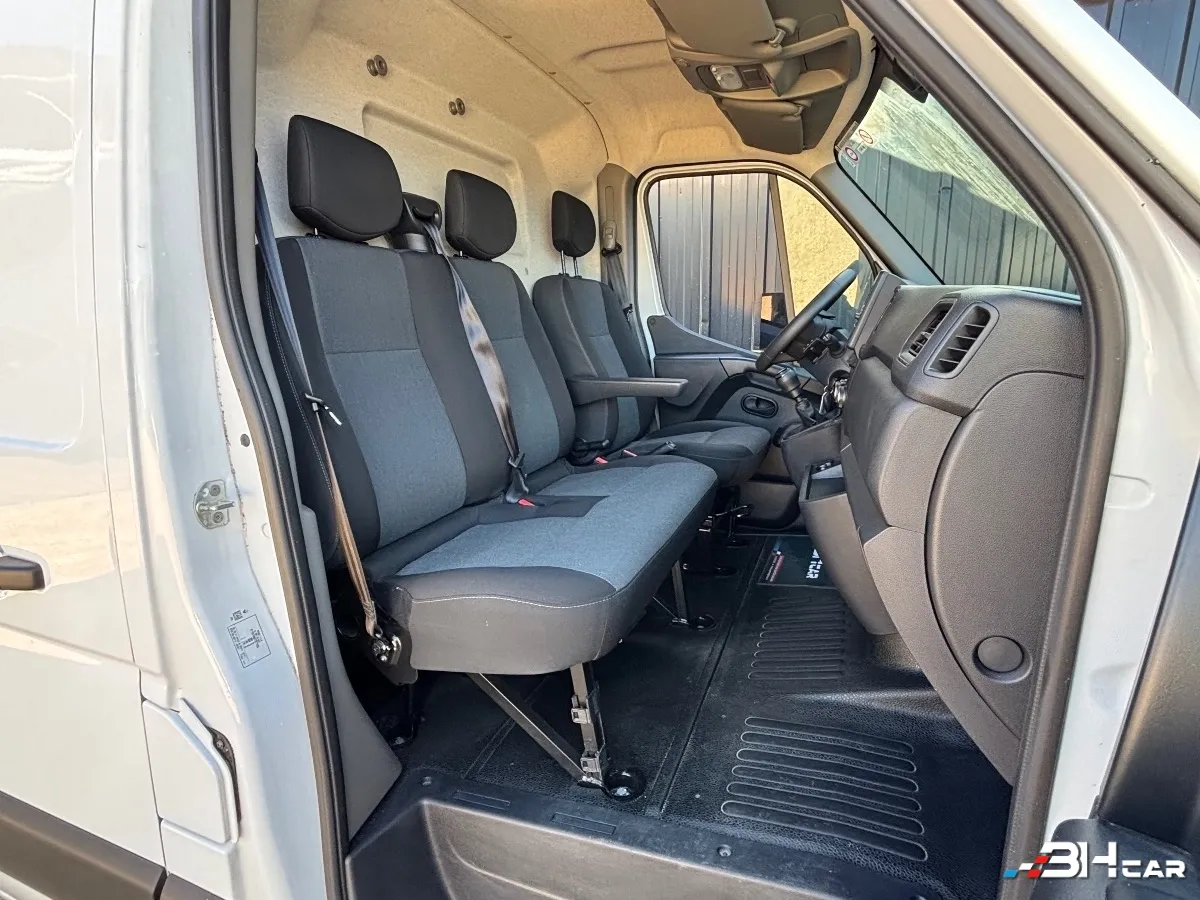 Renault Master Vu - photo 16