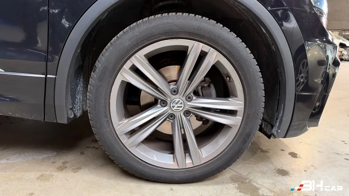 Volkswagen Tiguan - photo 13