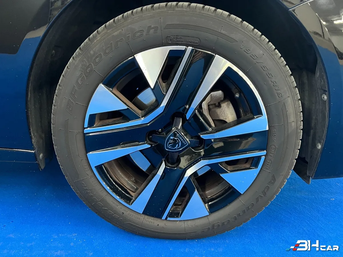 Peugeot 208 - photo 9