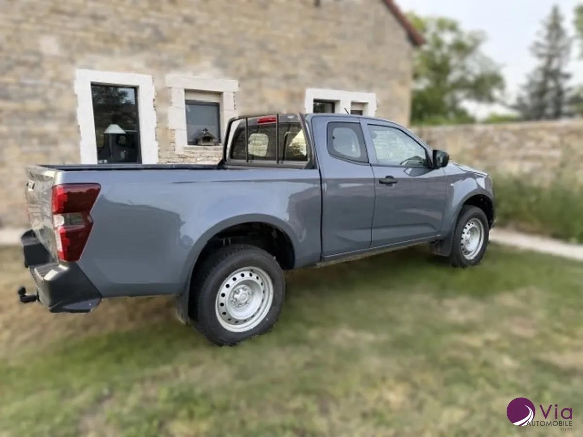 Isuzu D-max