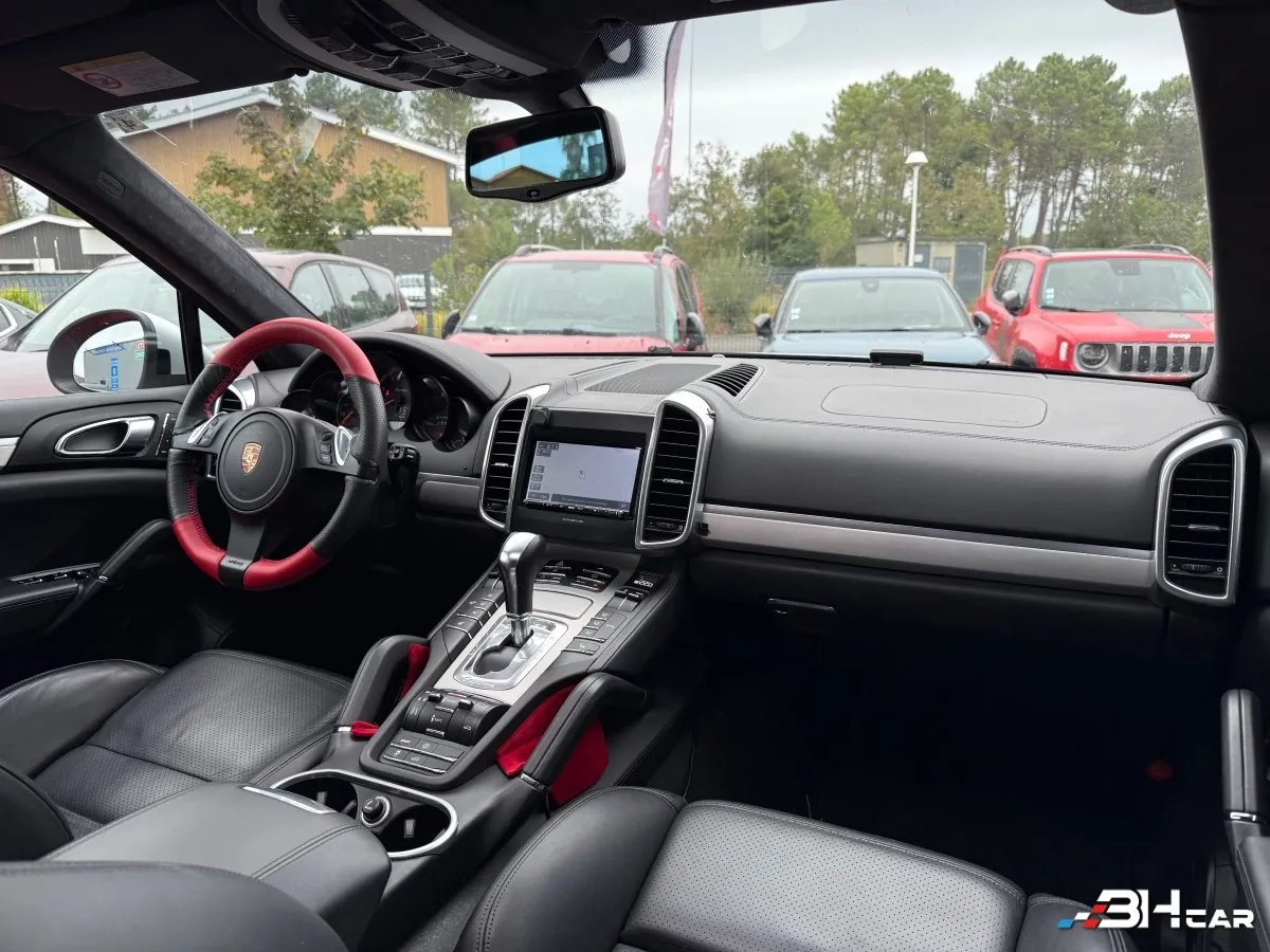 Porsche Cayenne - photo 10