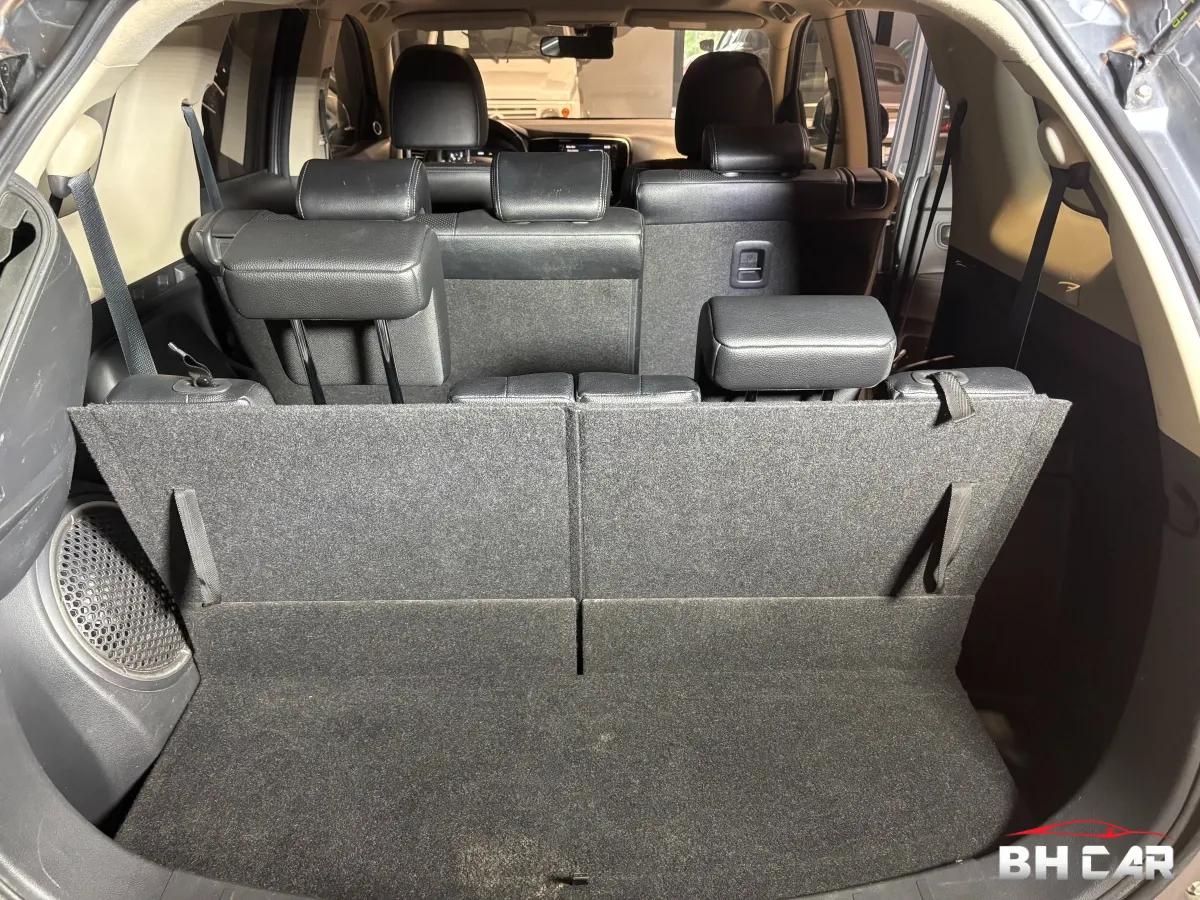 Aperçu indisponible de Mitsubishi Outlander