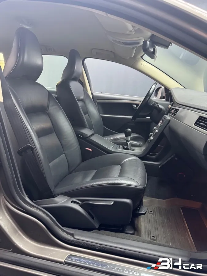 Volvo V70 - photo 19