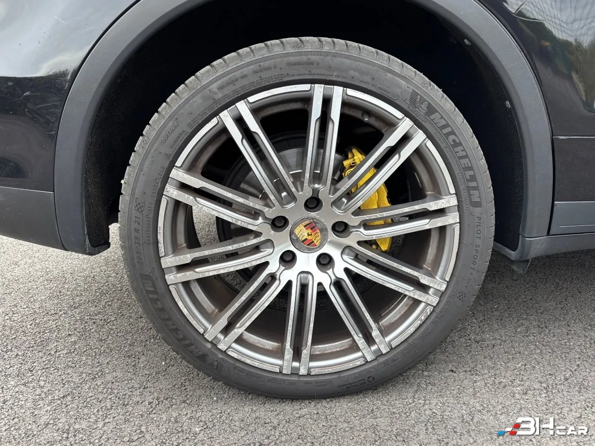 Porsche Cayenne - photo 13