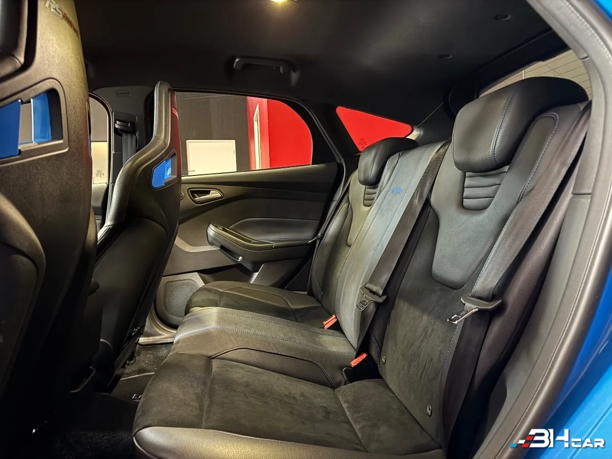Ford Focus - photo 10