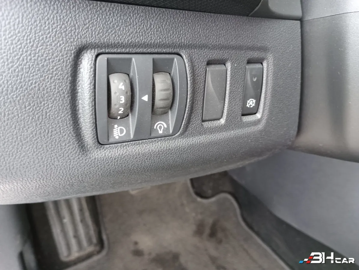 Renault Clio - photo 23