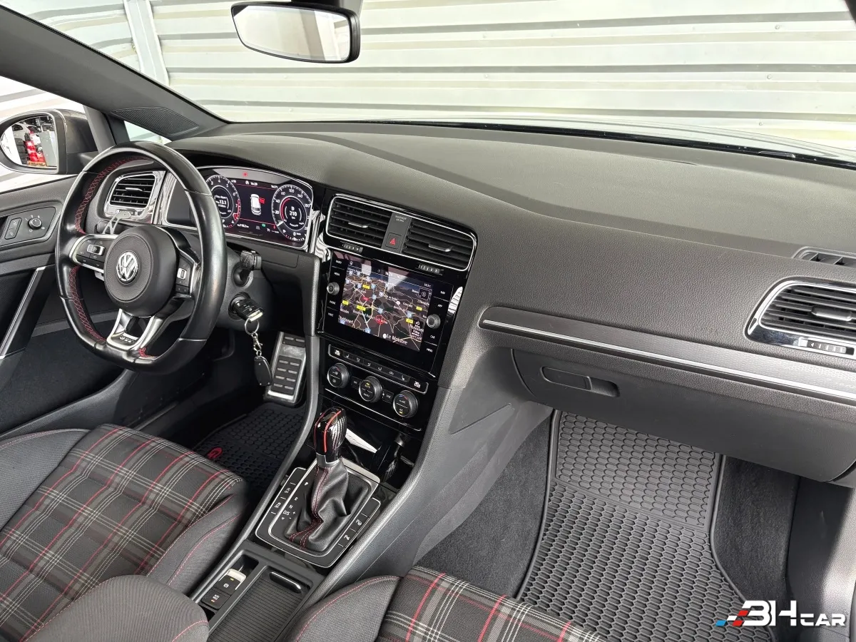 Volkswagen Golf - photo 9