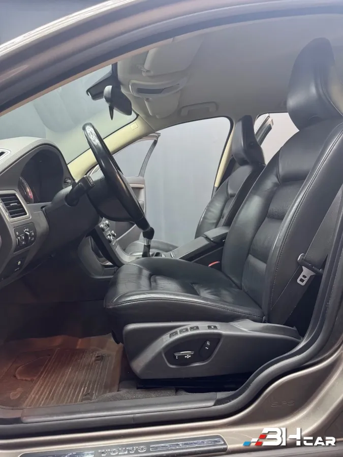Volvo V70 - photo 21