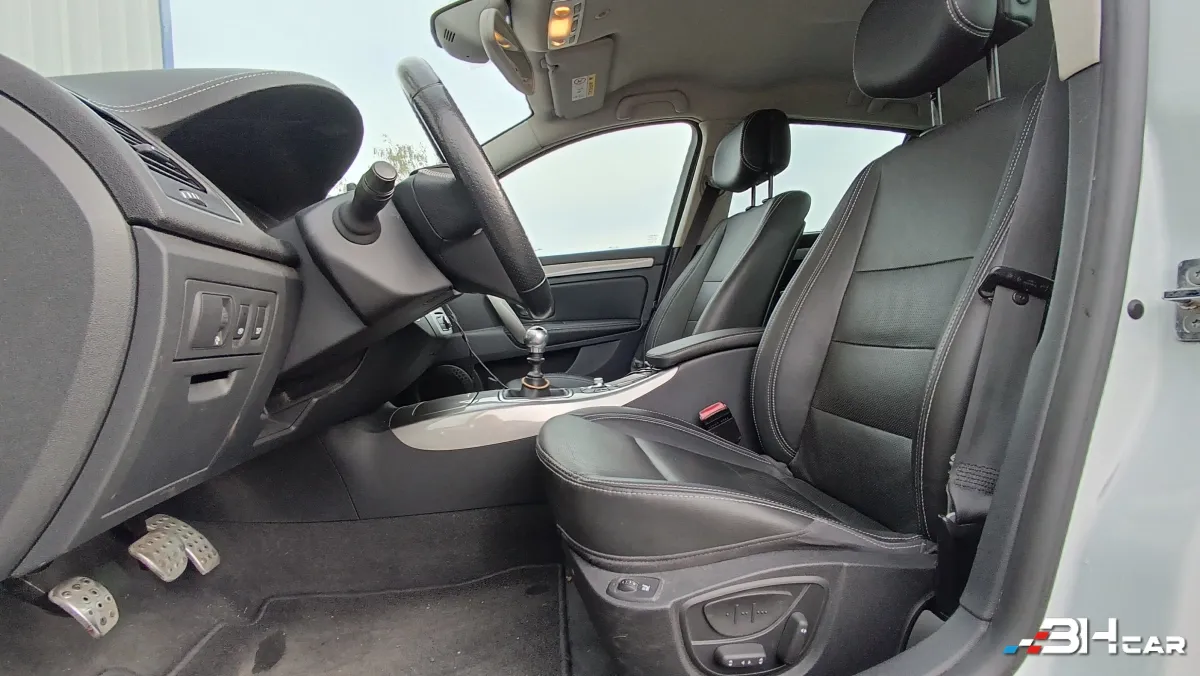 Renault Laguna - photo 12