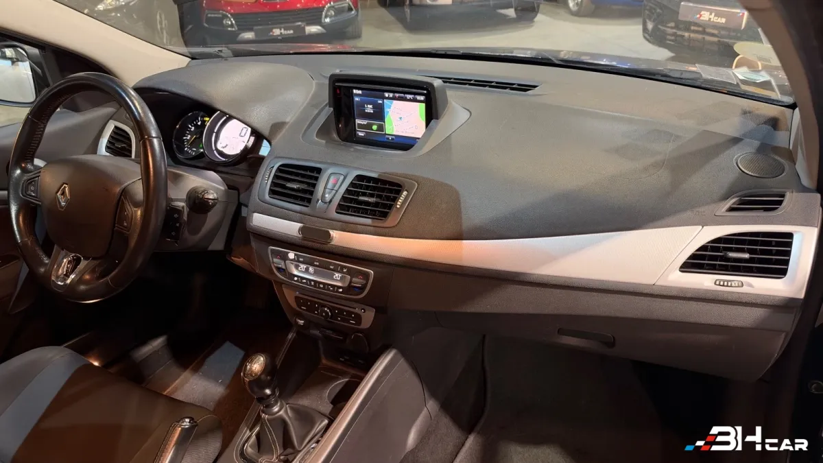 Renault Megane - photo 16