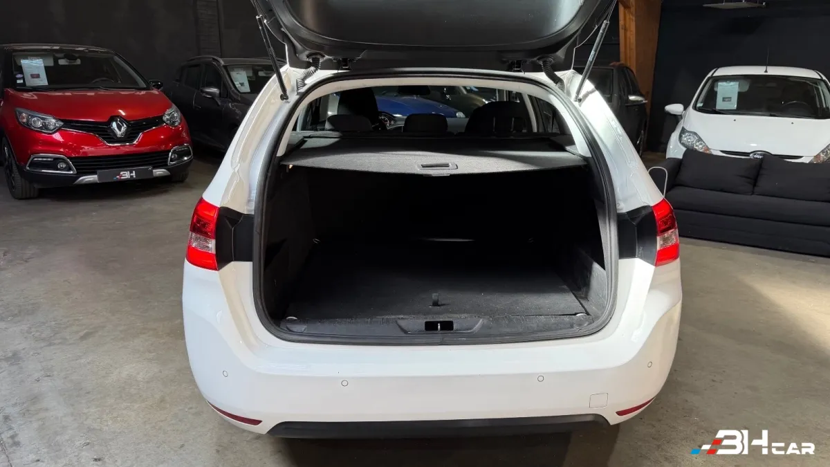 Peugeot 308 - photo 12