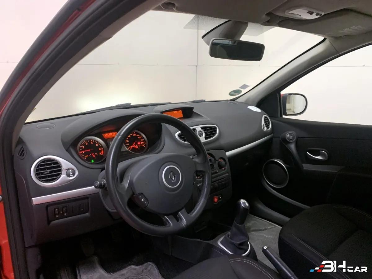 Aperçu indisponible de RENAULT Clio