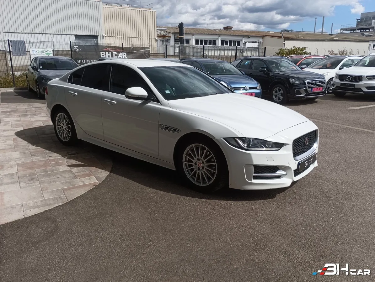 Jaguar Xe - photo 6